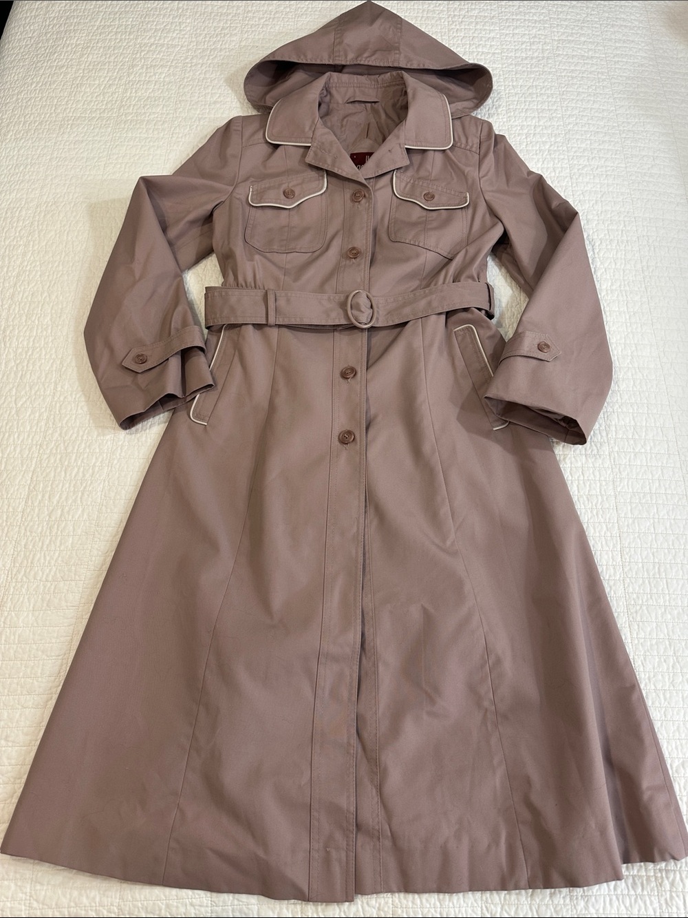 J Gallery Vintage Trench Coat Dusty Lavender fits like a medium